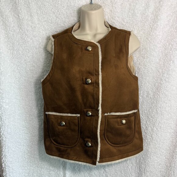 H&M Jackets & Blazers - NWOT H&M Pile Lined Vest